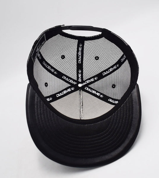 CACHÉ SNAPBACK